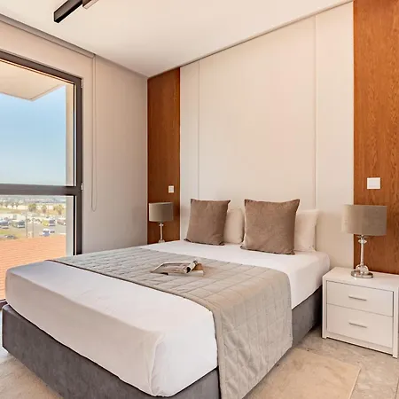 Апартаменты Sanders Gaia - Bright Two-bedroom With Sea View